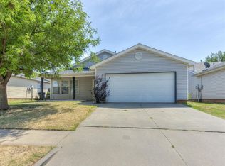 920 Periwinkle Dr, Yukon, OK 73099