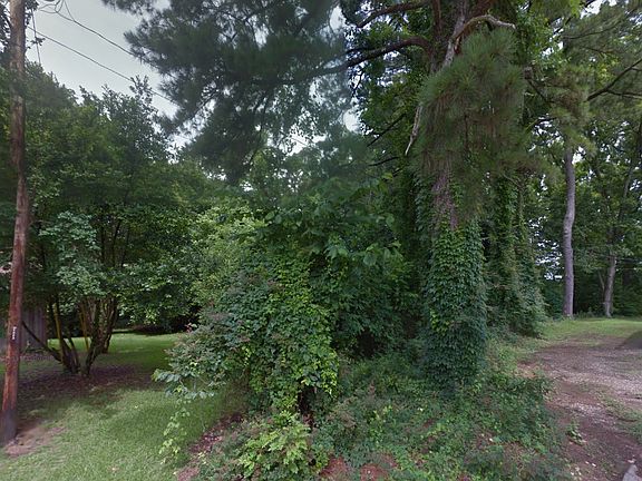 Buildable lot on cul-de-sac