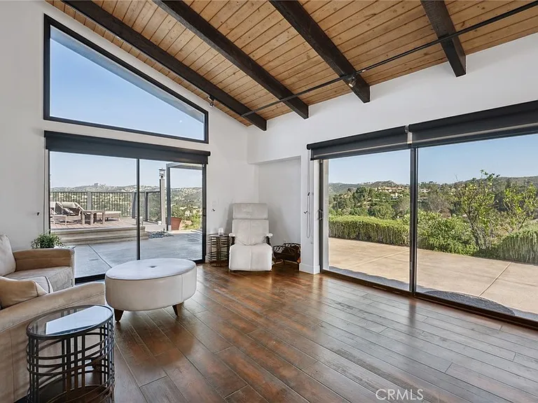 4372 Park Vicente — Photo 7
