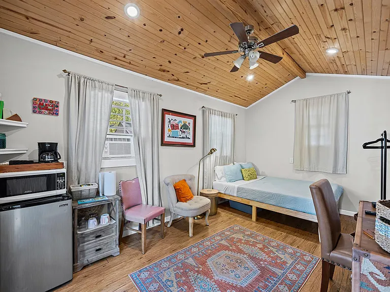 1137 Richardine Ave — Photo 11