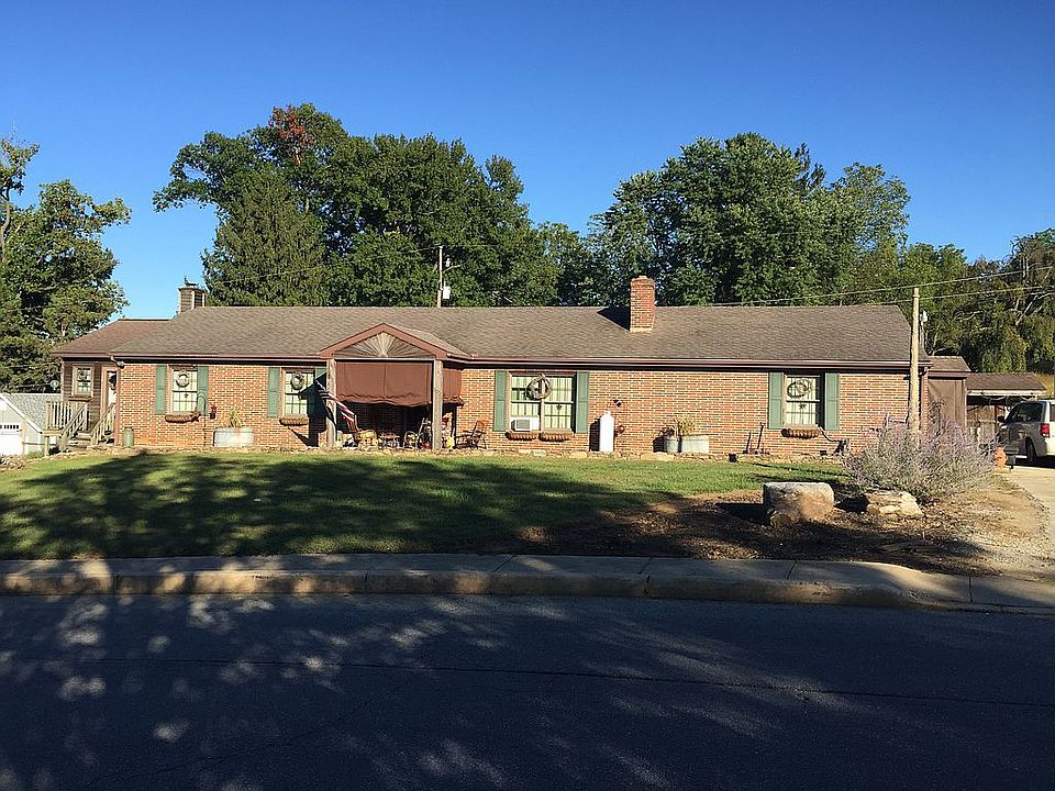 2nd image of 300 W 5th Ave