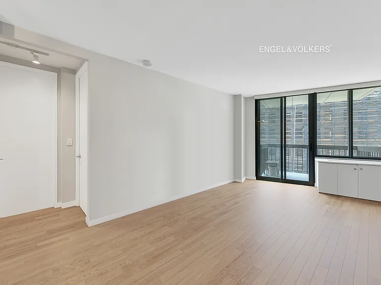 5 E 22nd St #8F — Photo 3