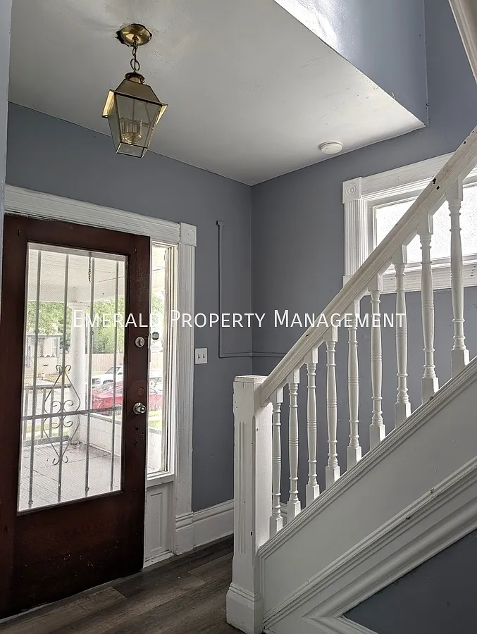 6 bed, $1,800 — Photo 2