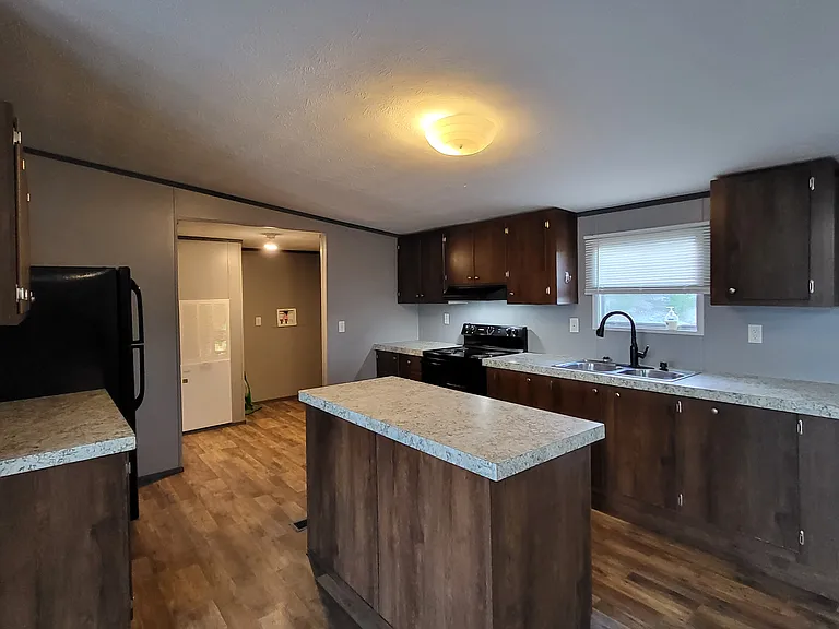 21516 Cherry Hollow Dr — Photo 5