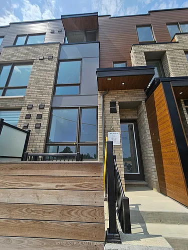 70 Green Gardens Blvd #2 Photo 1 70 Green Gardens Blvd #2 Photo 1