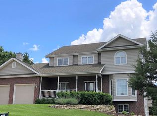 1104 Morgan Ln, Manhattan, KS 66503