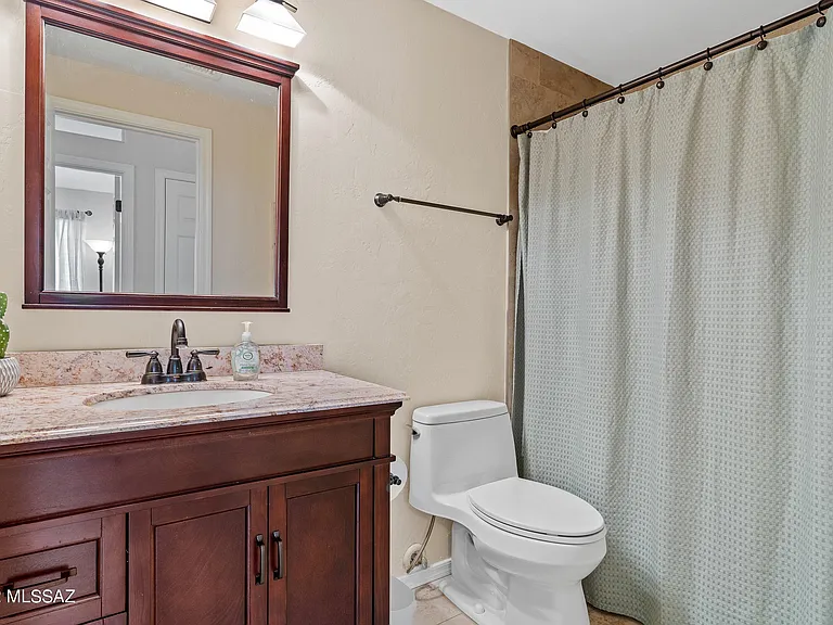 4906 N Sabino Gulch Ct — Photo 23