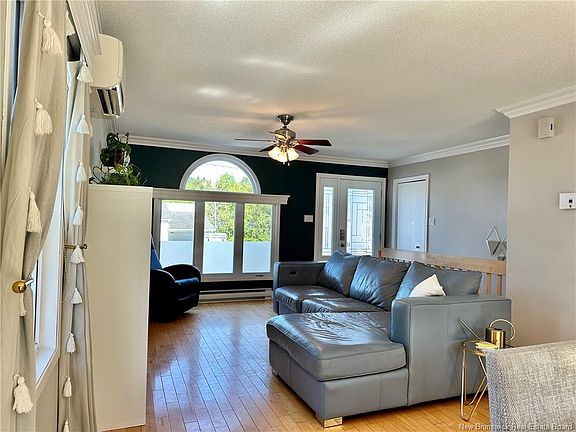 4th image of 121 Belisle Ave