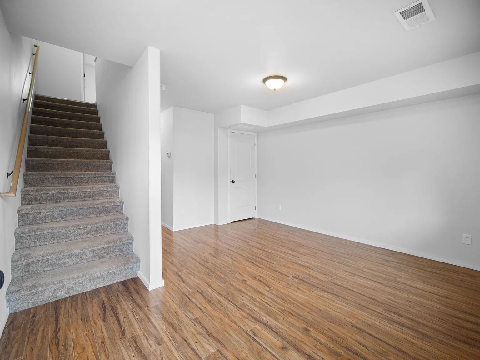 Lincoln Townhomes — Photo 3