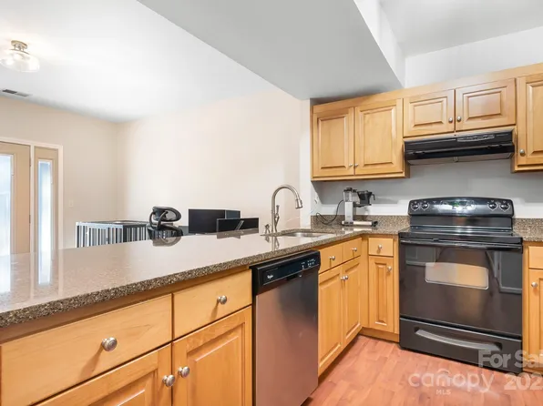 3706 Selwyn Farms Ln #17-3, Charlotte, NC 28209