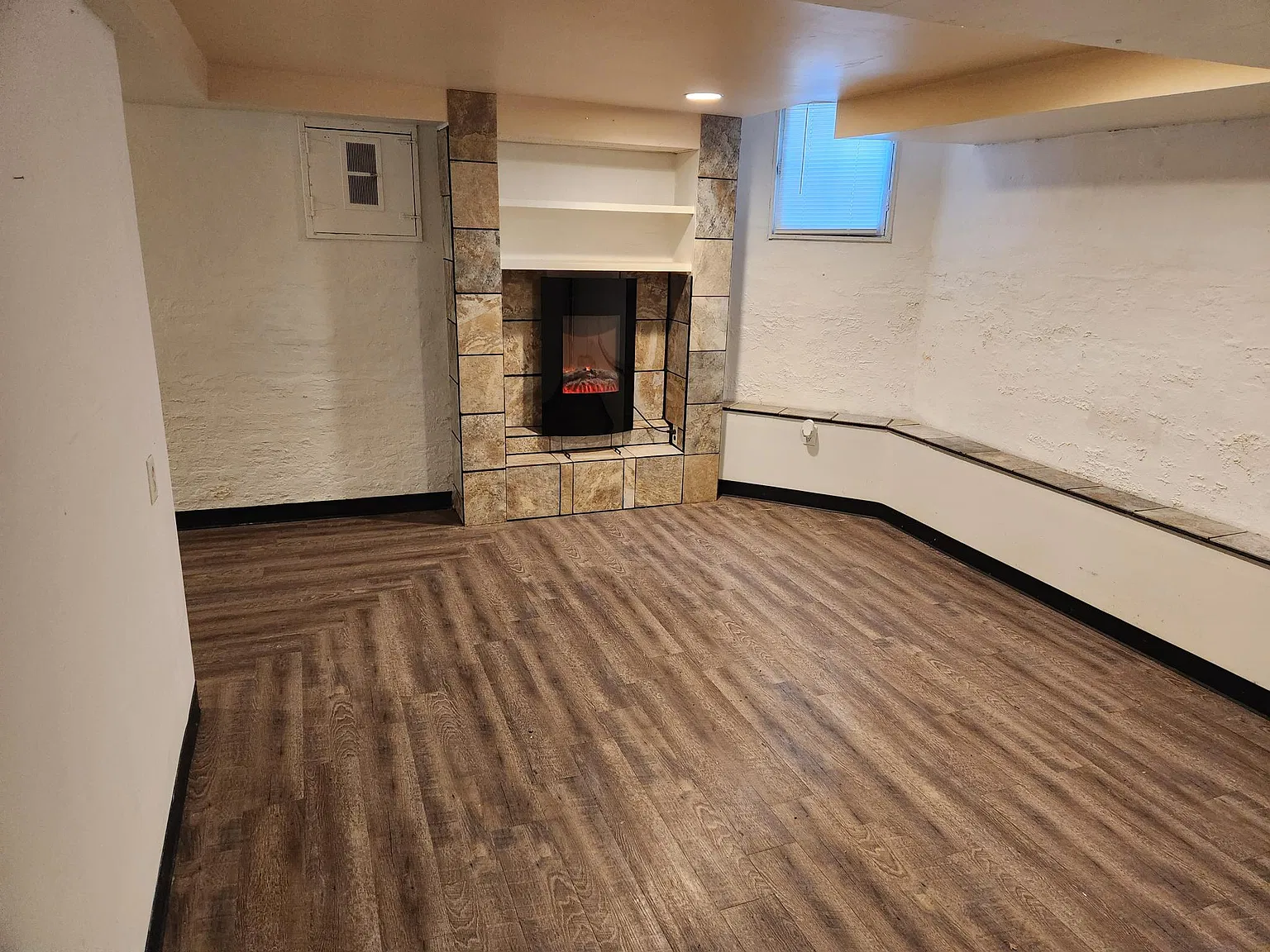 813 E Washington St — Photo 1