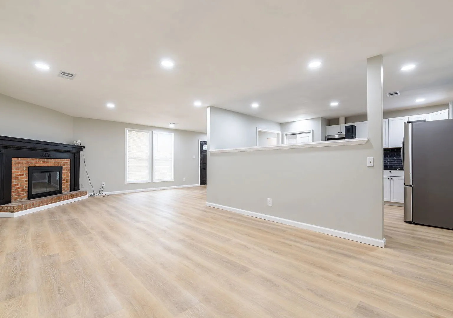 Stone Mountain 3 Bed/2Ba Gem! — Photo 1