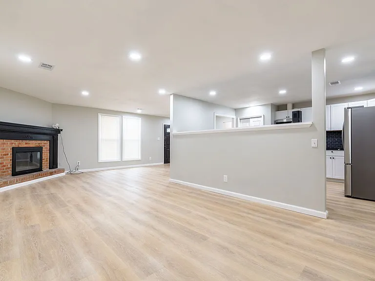 1000 Rampart Pl — Photo 1