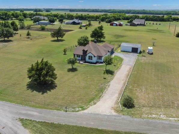 753 County Road 4444, Trenton, TX 75490