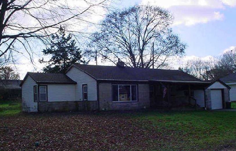 1st image of 10 E Park Ln