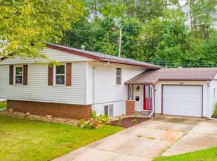 5802 N Keenland Ave, Peoria, IL 61614