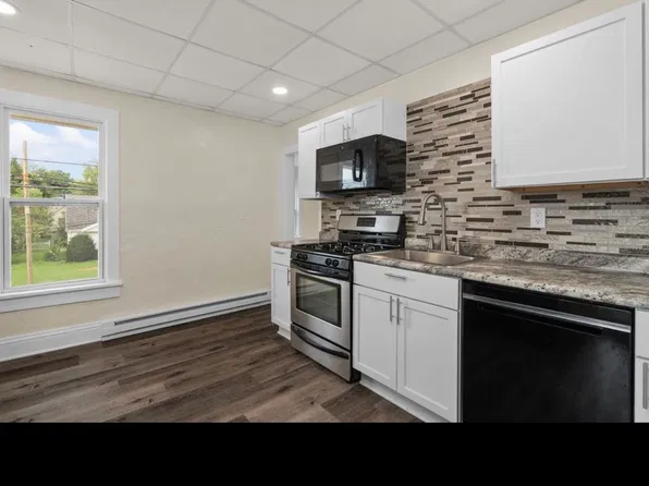 1433 Gartland Ave #1, Janesville, WI 53548