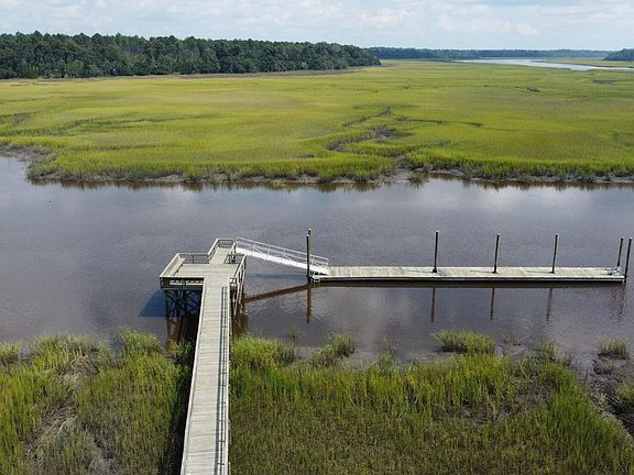 3rd image of 186 Castle Hill Rd