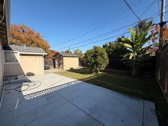 5th image of 1386 Arnold Ave