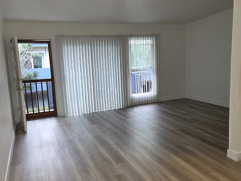 Ocean Villas Apartments — Photo 7
