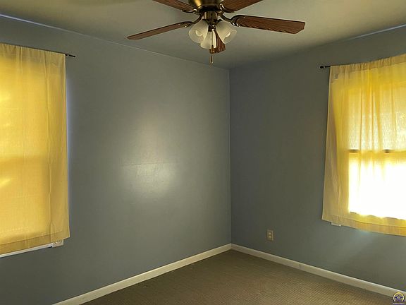 3rd image of 1805 SE Sage St