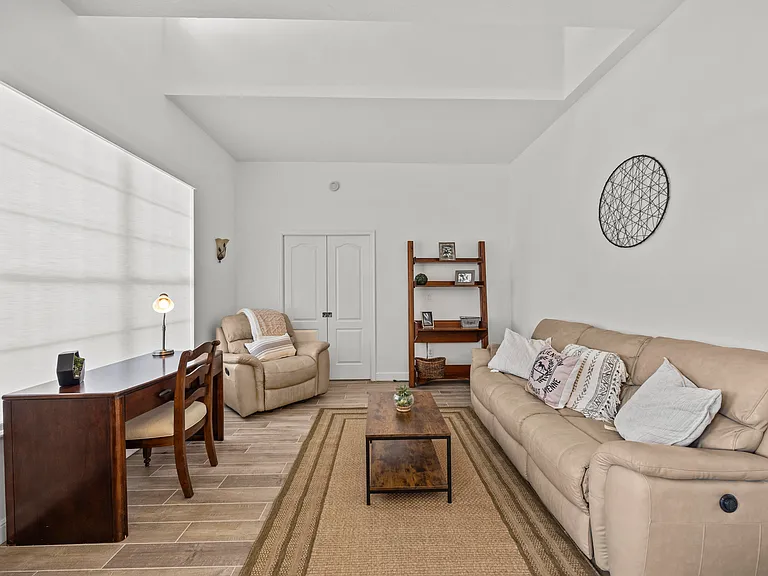 1782 Clydesdale Ave #HOUSE — Photo 3