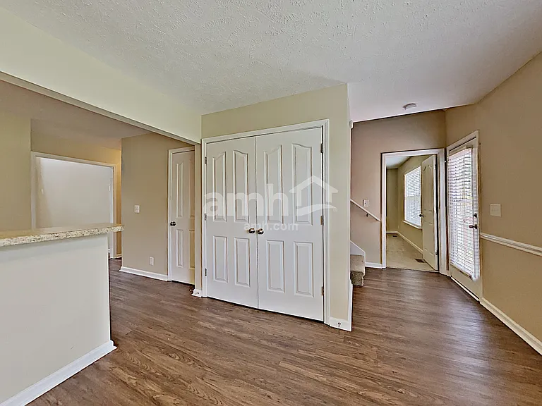 2053 Leefield Dr — Photo 10