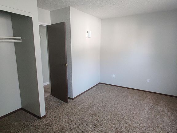 4th image of 1720 N 73rd Ter