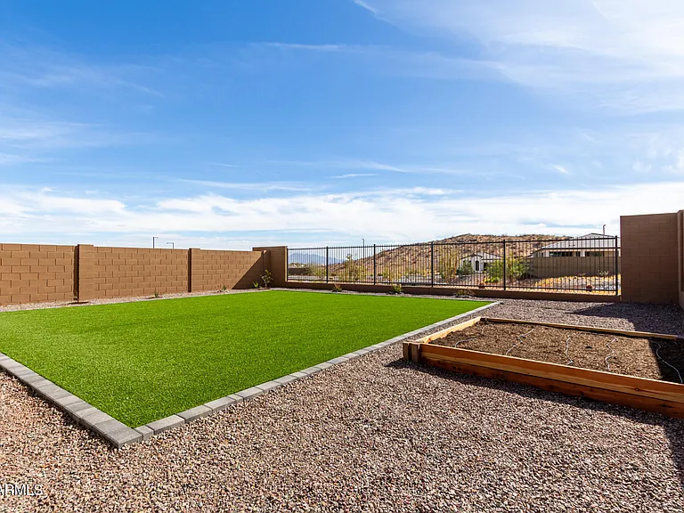 21283 W Edgemont Ave — Photo 45