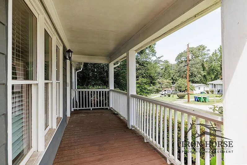 3 bed, 2.0 bath, $1,800 — Photo 3