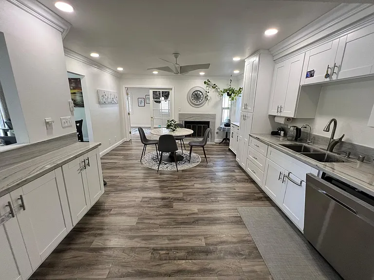Expansive Kitchen with Dining Space