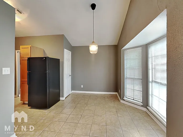 6702 Fire Hill Dr — Photo 5