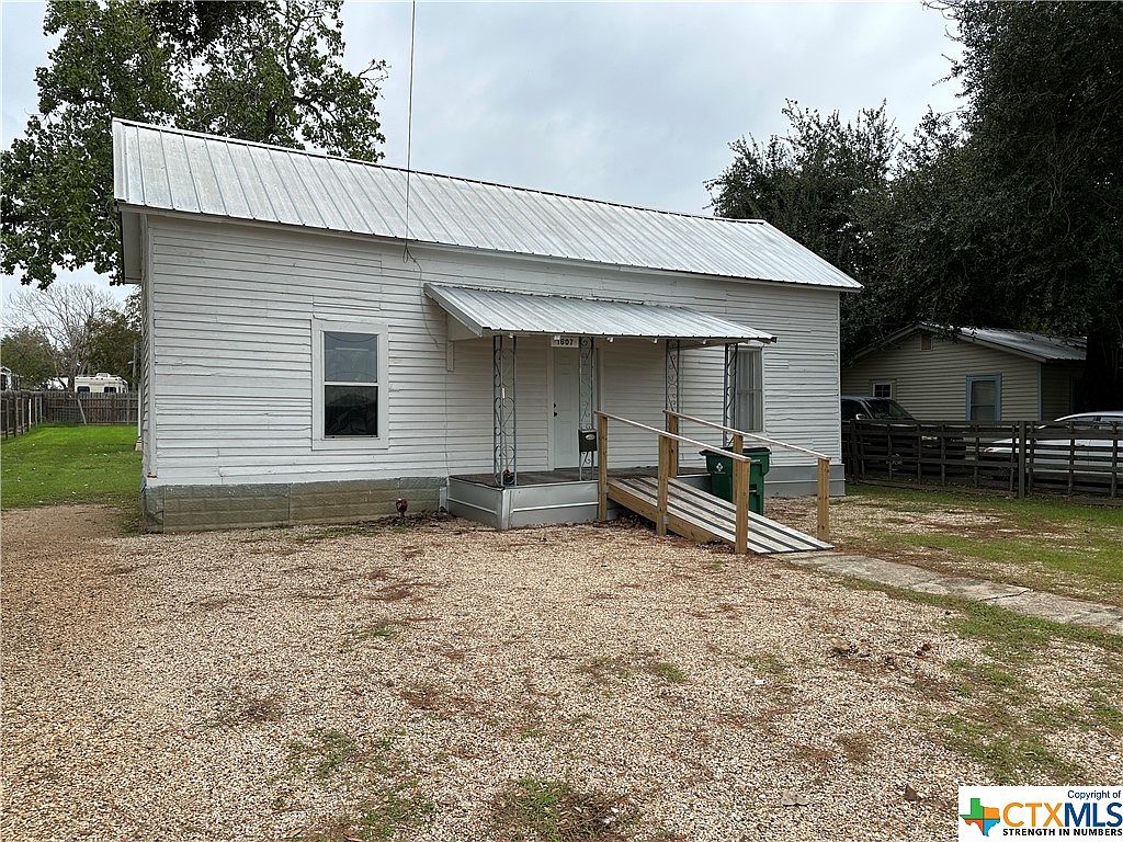 1607 N Crockett Ave, Cameron, TX 76520 Zillow