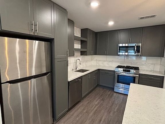 3rd image of 8115 Via Alta #200-102