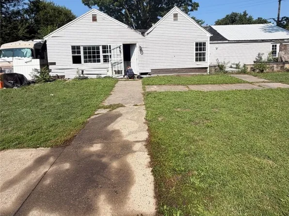 121 Lawncrest Ave, Dayton, OH 45417