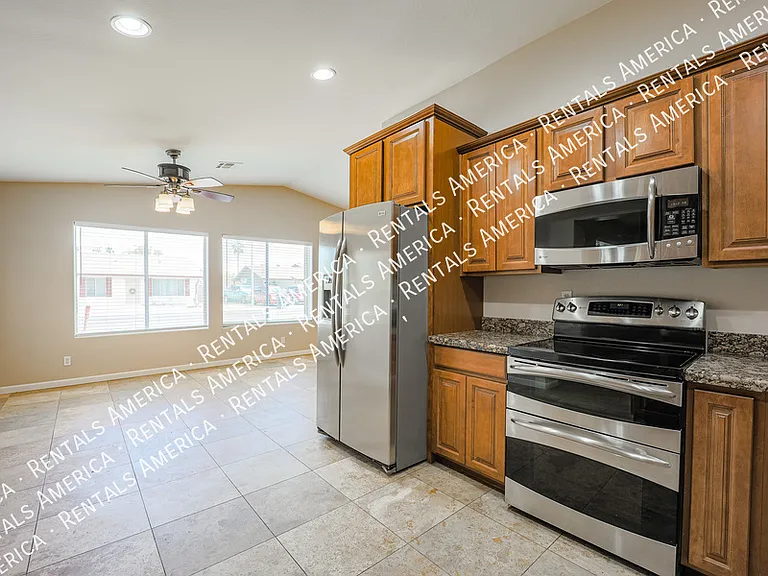 771 E Laredo St — Photo 10