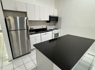 1459 W Lexington St APT 1W, Chicago, IL 60607