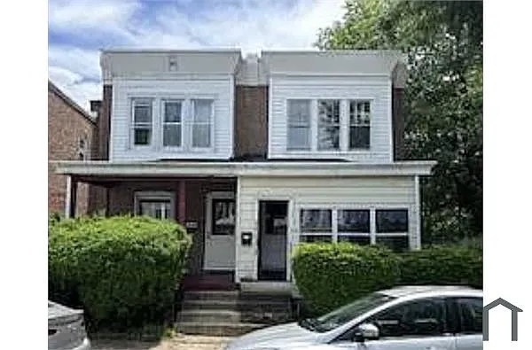 Building Photo - 115 E 21st St