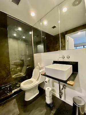 Rented by R New York | media 18