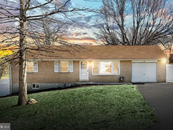 49 Water St, York New Salem, PA 17408