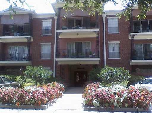 1st image of 400 Rue St #Ann-209