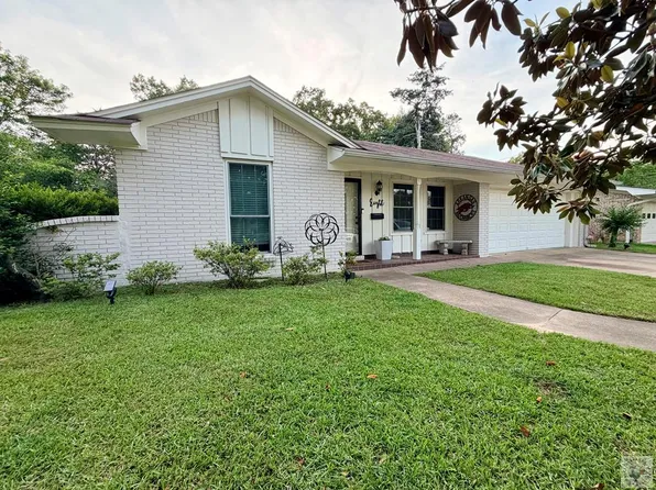 8 Holloway Pl, Texarkana, TX 75503