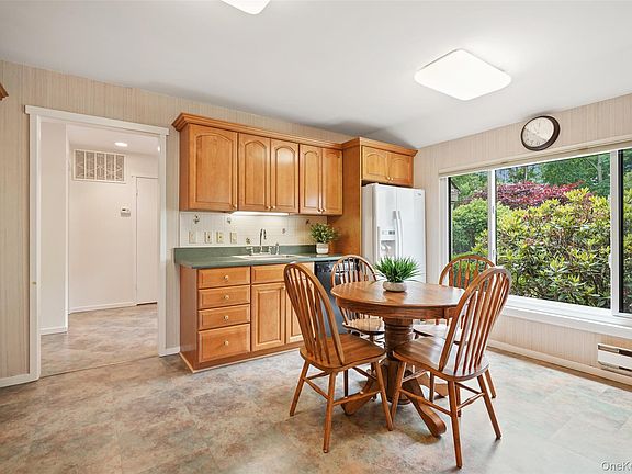 4th image of 101 Heritage Hills Drive #A