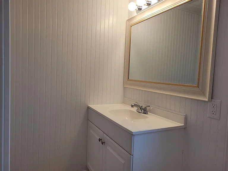 620 Silver Ln — Photo 16