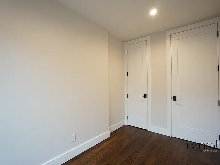 1031 Montgomery St #2F — Photo 9