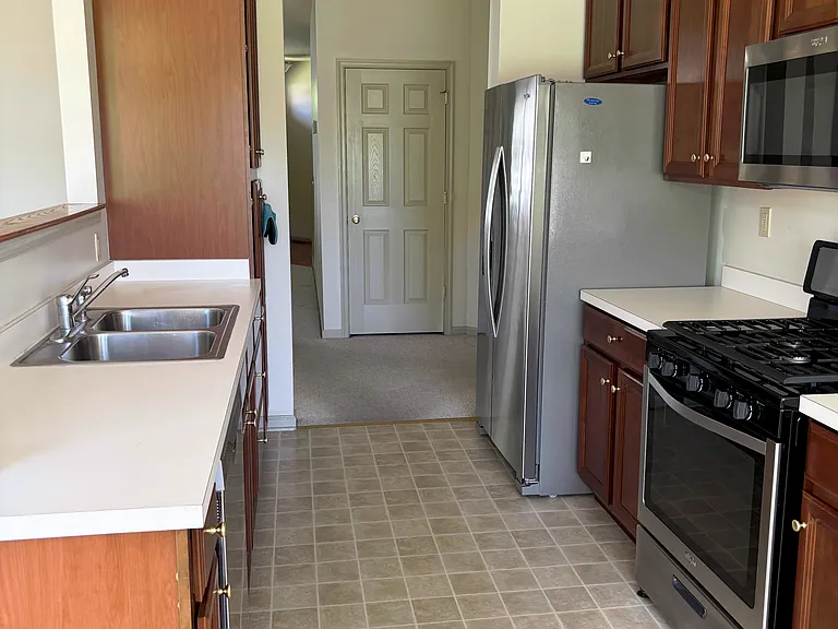3047 Village Dr — Photo 4