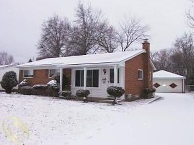 14295 Shadywood Dr, Plymouth, MI, 48170