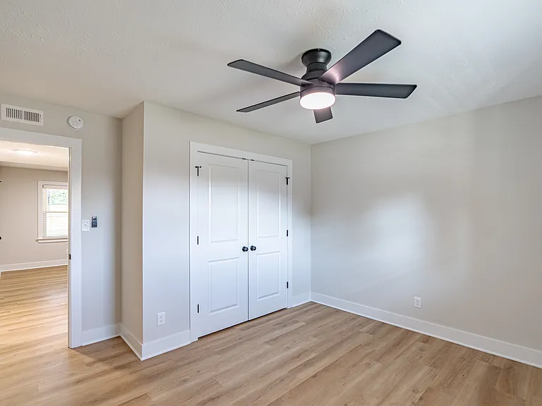 424 Lexington Ave #11 — Photo 4