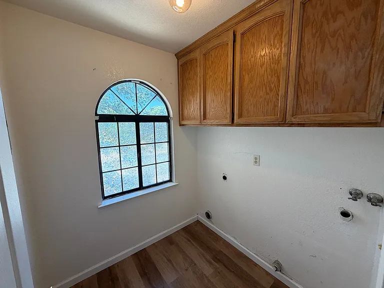 8801 Mohamed Cir — Photo 18