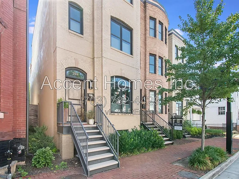 210 S Patrick St — Photo 2
